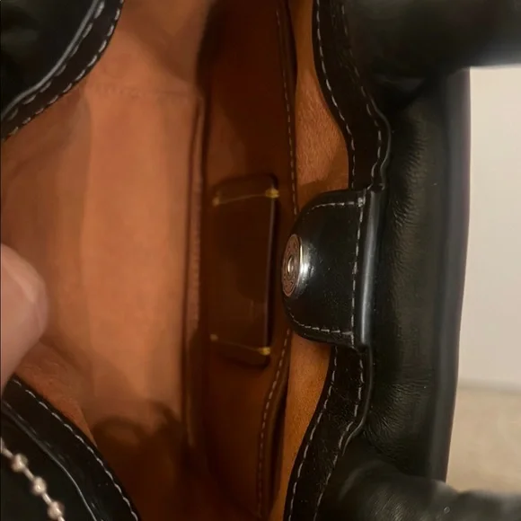 Black Quilted Handbag - Picture 3 of 4